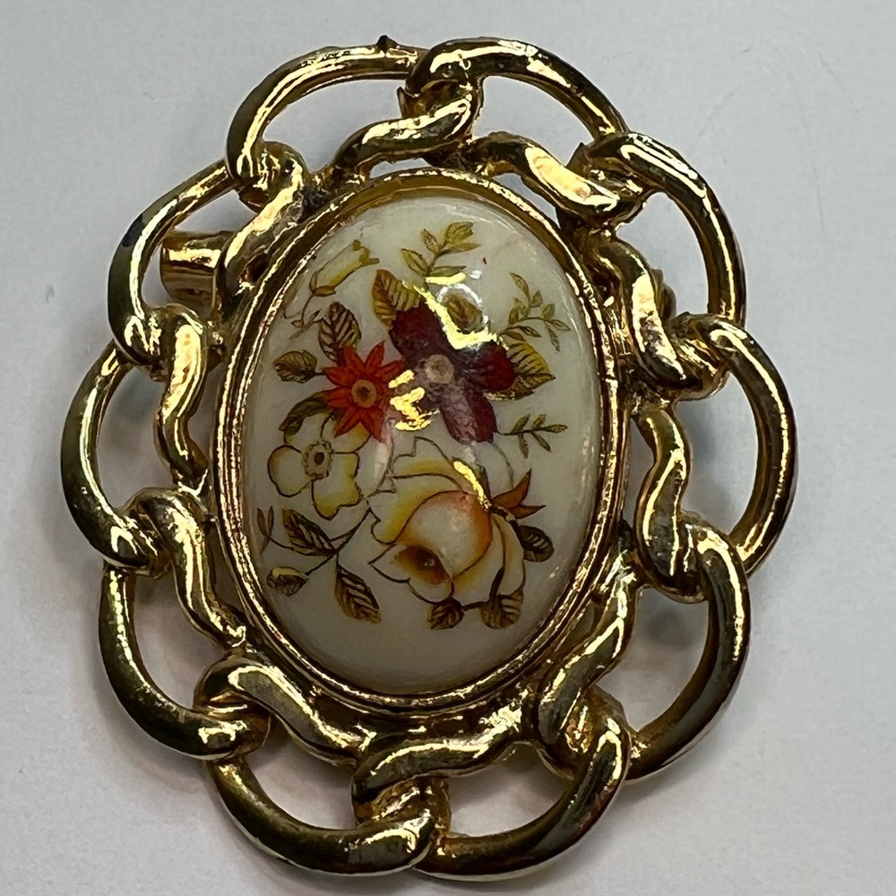 Vintage Opal Gold Tone Brooch